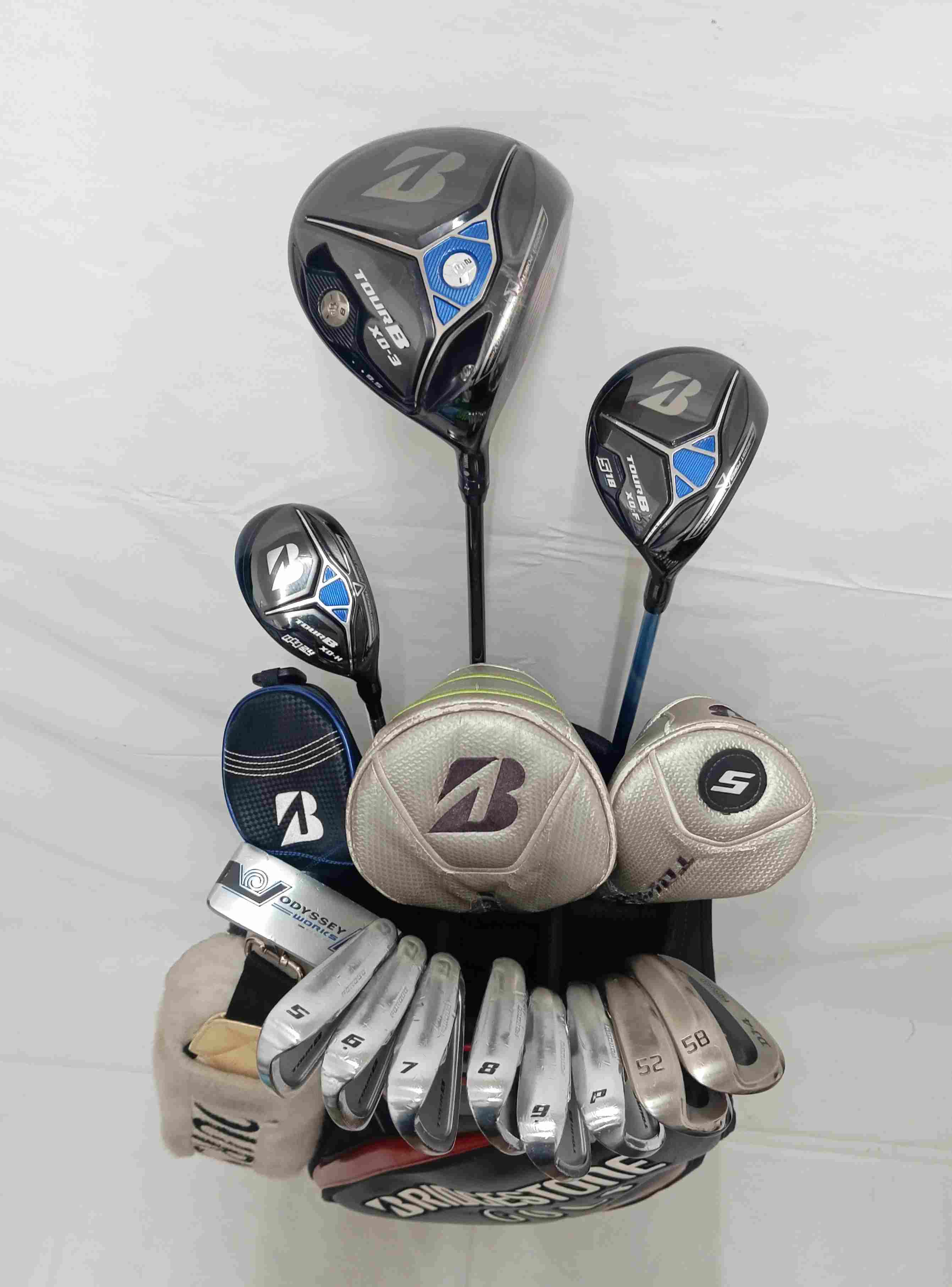 Bridgestone TOUR B rental golf set